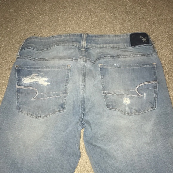 Light-wash, ripped Jeans - Picture 6 of 8